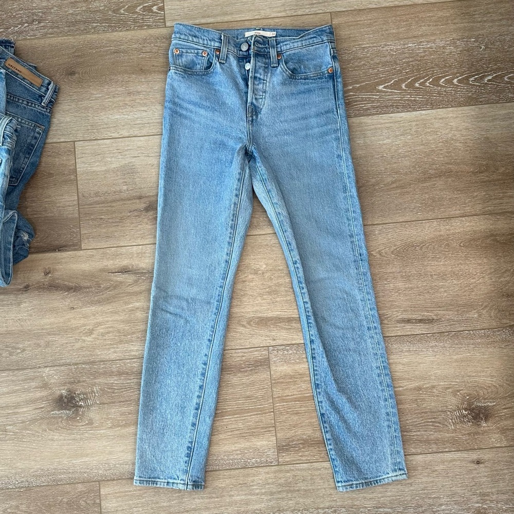 LEVIS Wedgie Blue Jeans